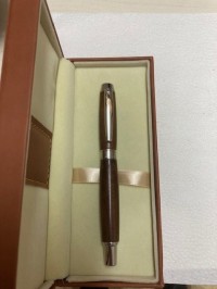 עט מעץ אלמוני